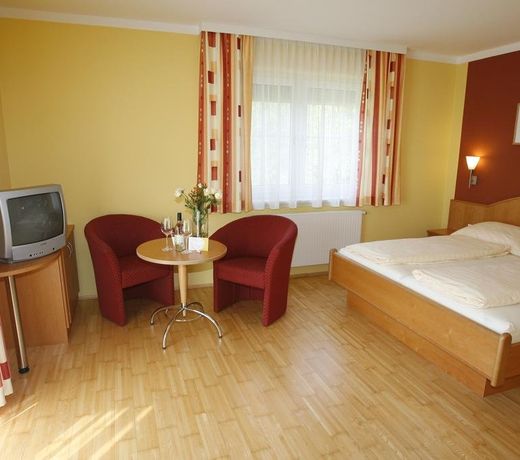 Golf & Thermenland Sonnenpension Frühstückshotel Burgauberg Stegersbach