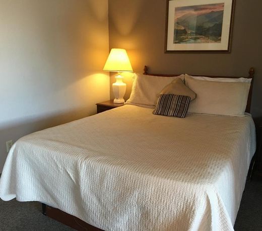 Timber Lodge Inn
