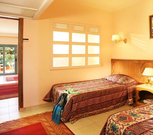 TROPICANA GRAND AZURE RESORT