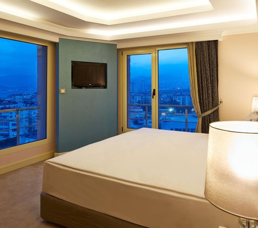 DoubleTree by Hilton Izmir - Alsancak
