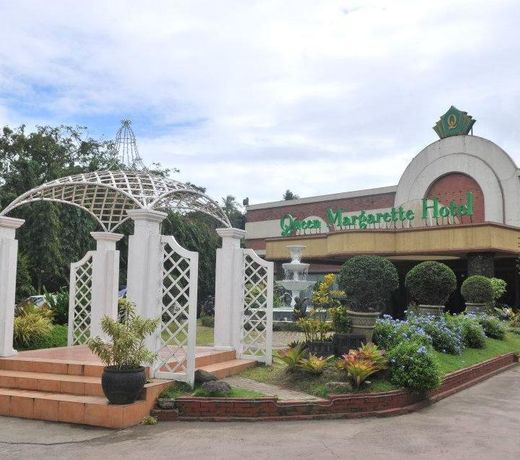 Queen Margarette Hotel Downtown