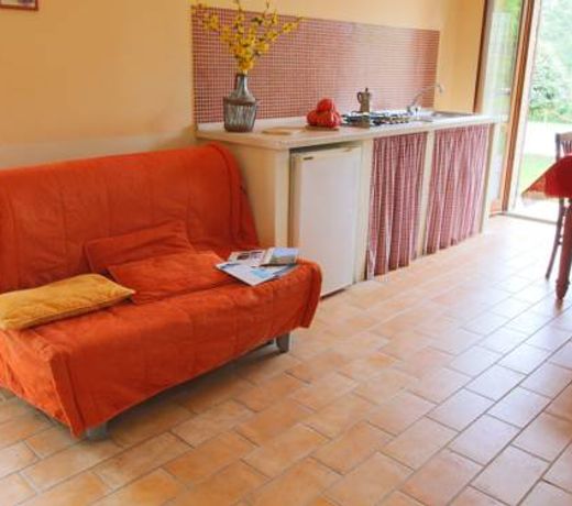Serene Mansion in Apecchio with Swimming Pool