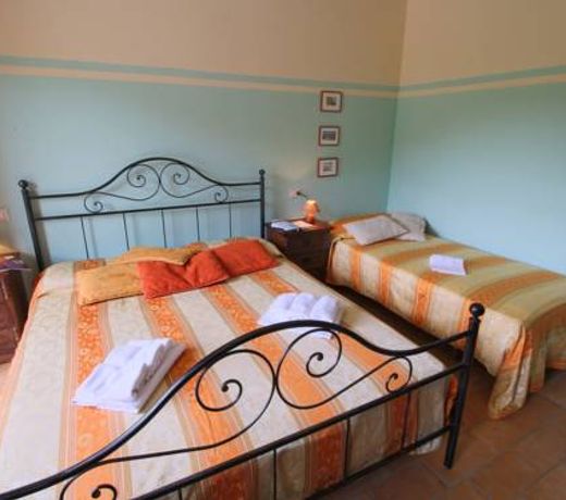 Serene Mansion in Apecchio with Swimming Pool