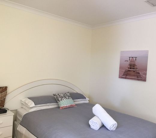 The Royal Dolphin Bed & Breakfast Safety Bay
