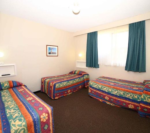 Country Gardens Motel