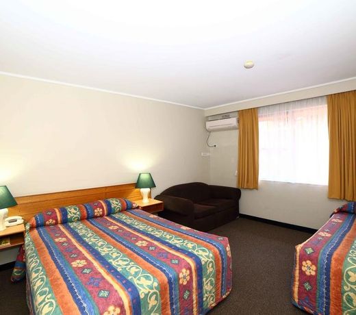 Country Gardens Motel