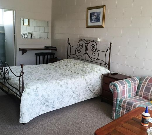 Alpine Country Motel
