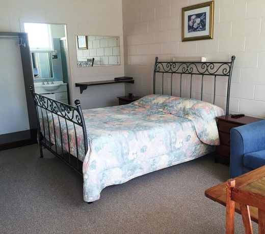 Alpine Country Motel