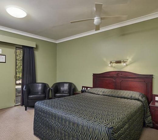 Australian Homestead Motor Lodge