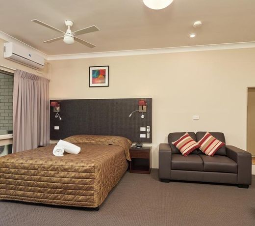 Australian Homestead Motor Lodge