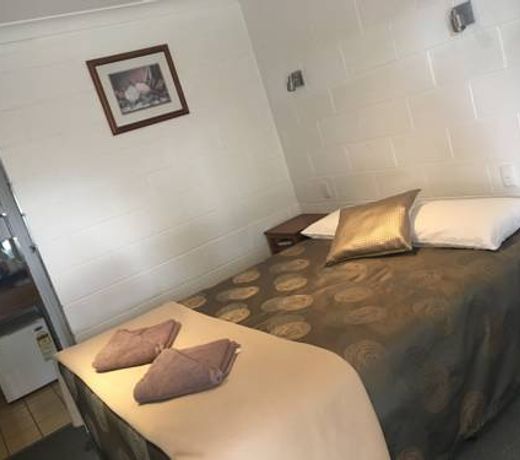 Byer Fountain Motor Inn