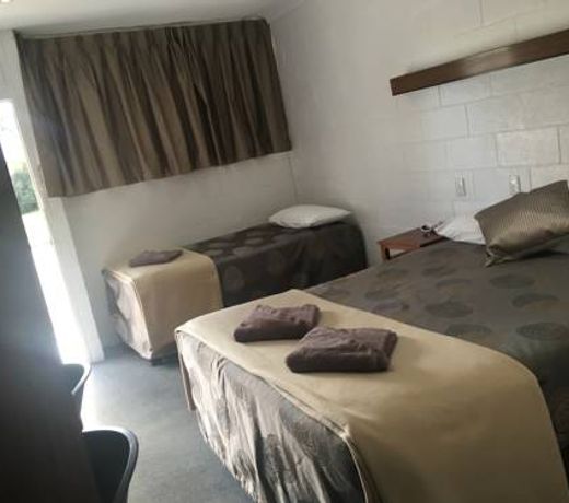 Byer Fountain Motor Inn
