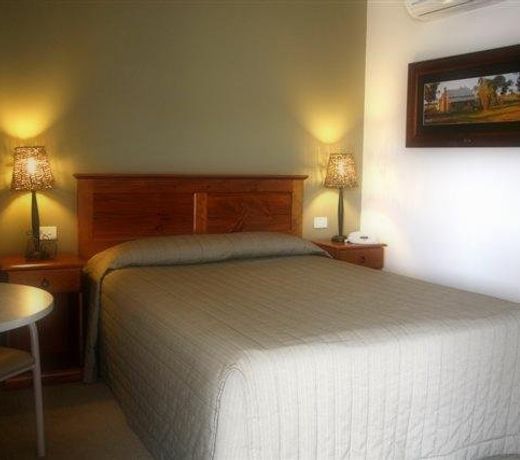 The Saltbush Motor Inn