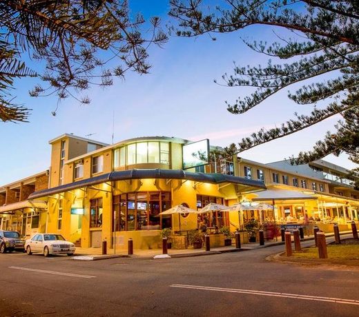 Seabreeze Beach Hotel