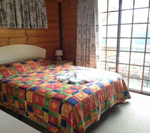 Smugglers Cove Holiday Village