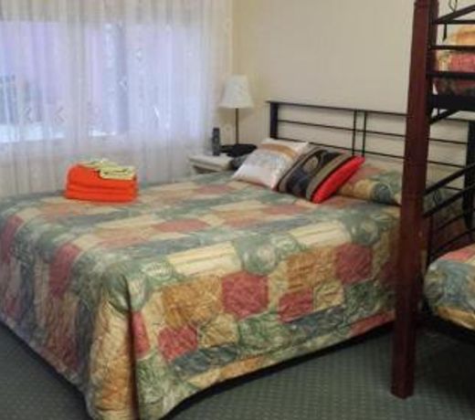 Paddle Steamer Motel