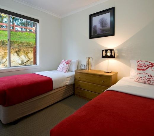 Swan Hill - Daylesford