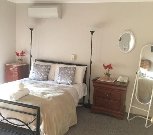 Mid Valley Motel