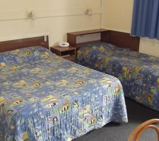 Country Motor Inn