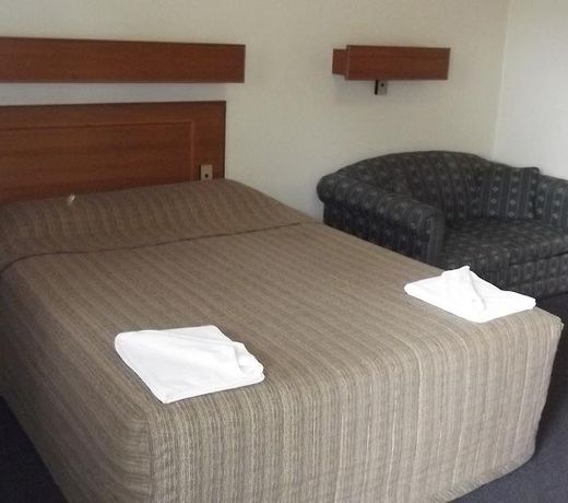 Country Motor Inn