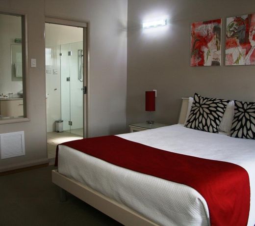 Chaucer Palms Boutique B&B