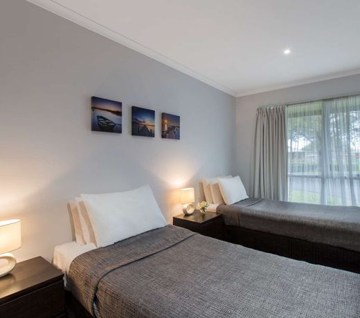 Best Western Colonial Village Motel