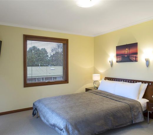 Best Western Colonial Village Motel