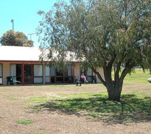 Portarlington Holiday Units & Pool