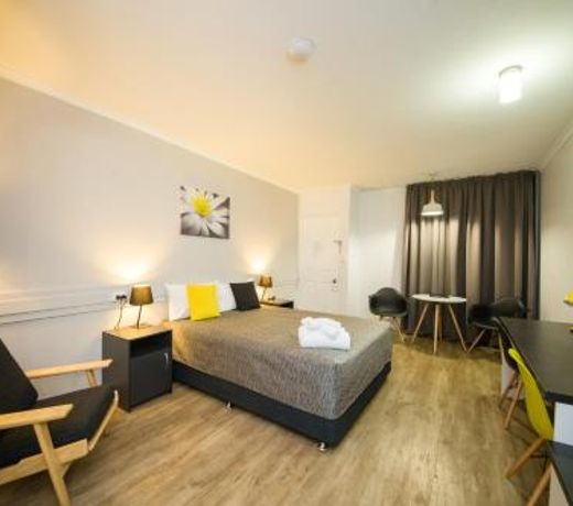 Glenmore Palms Motel
