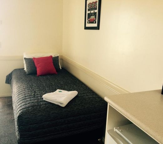 Park Avenue Hotel Motel