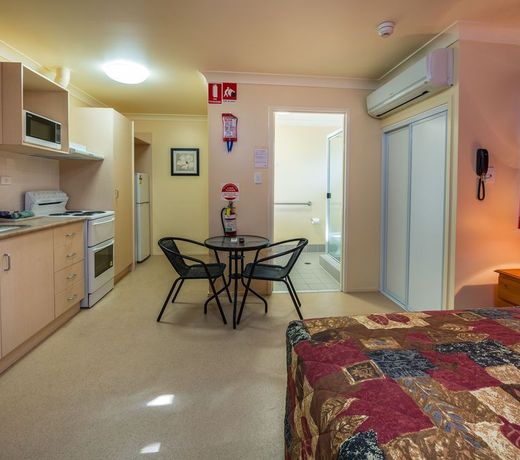 Winter Sun Motel