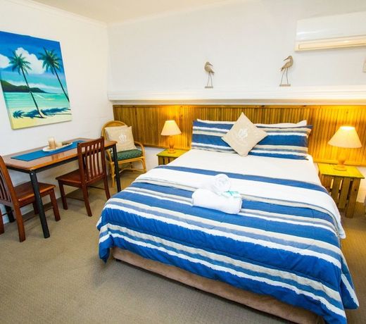Boyne Island Motel and Villas