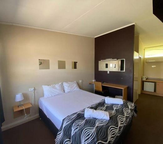 Coal n Cattle Hotel Motel