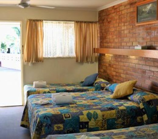 Avocado Motor Inn
