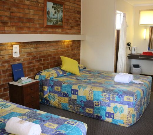 Avocado Motor Inn