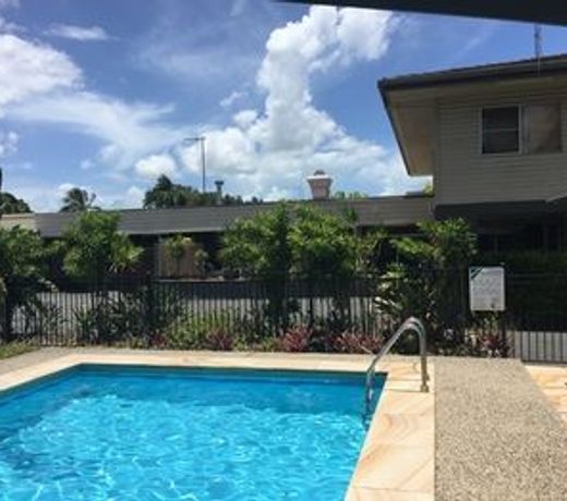 Country Plaza Motor Inn