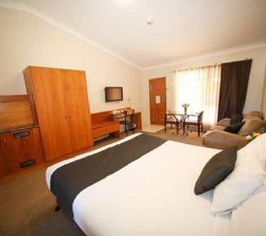 Roma Explorers Inn