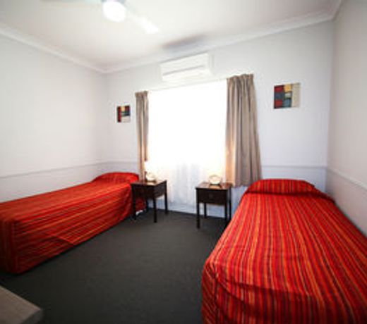 Roma Inland Motor Inn