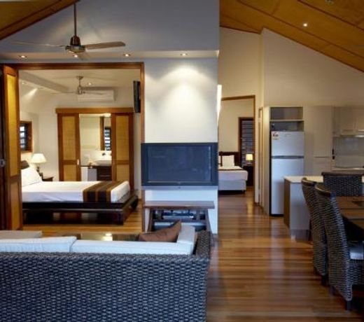 Pure Magnetic Villa 7