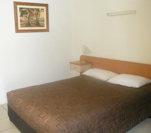 Country Road Motel