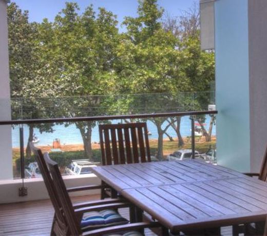 Maggies Beachfront Apartment 6