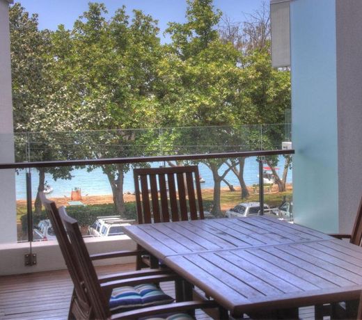 Maggies Beachfront Apartment 6