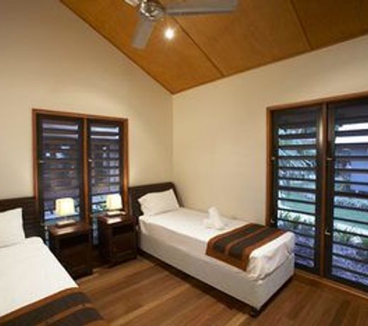 Pure Magnetic Villa 9