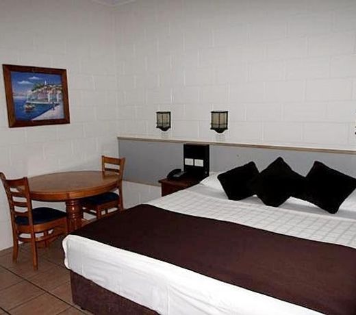 Colonial Rose Motel
