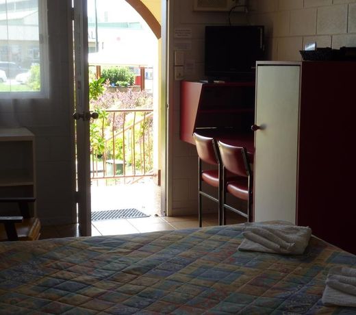 Innisfail City Motel
