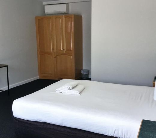 Hilton Motel