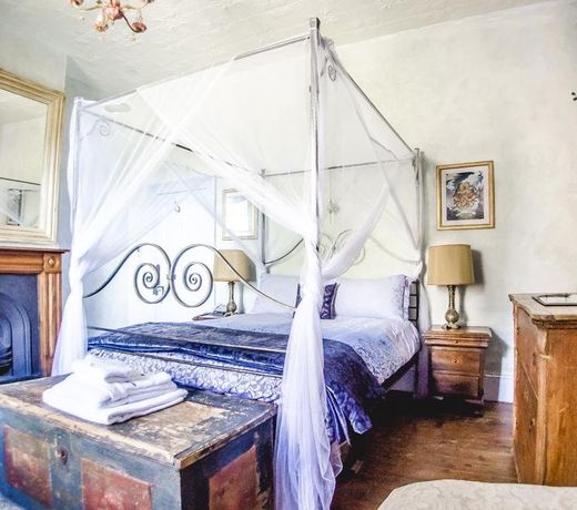 AUTHENTICITY HEALTH & WELLNESS RETREAT