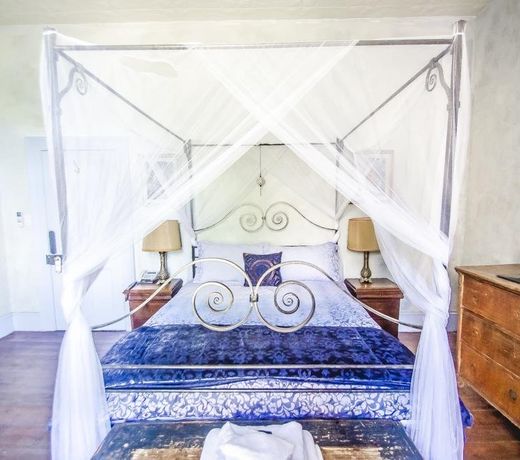 AUTHENTICITY HEALTH & WELLNESS RETREAT