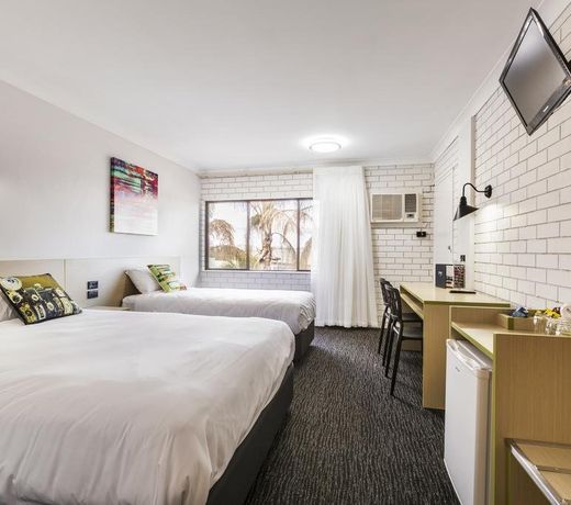 Boomerang Hotel
