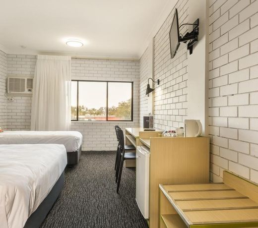 Boomerang Hotel
